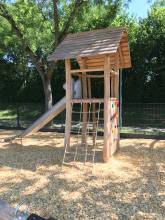 Spielturm Robinie mit Anbauten